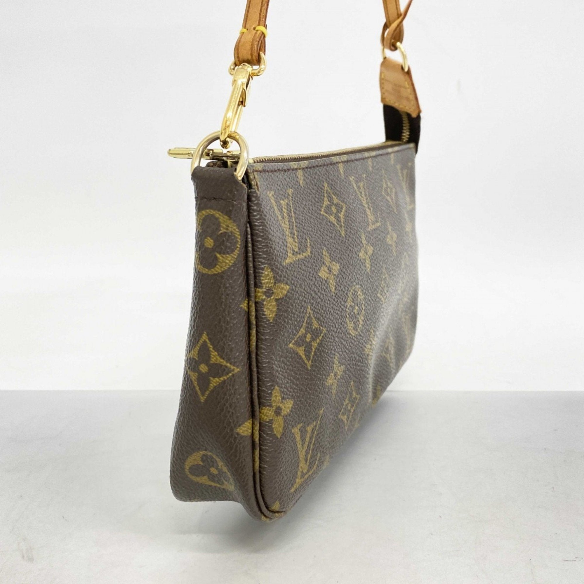 Louis Vuitton Pochette Accessoire