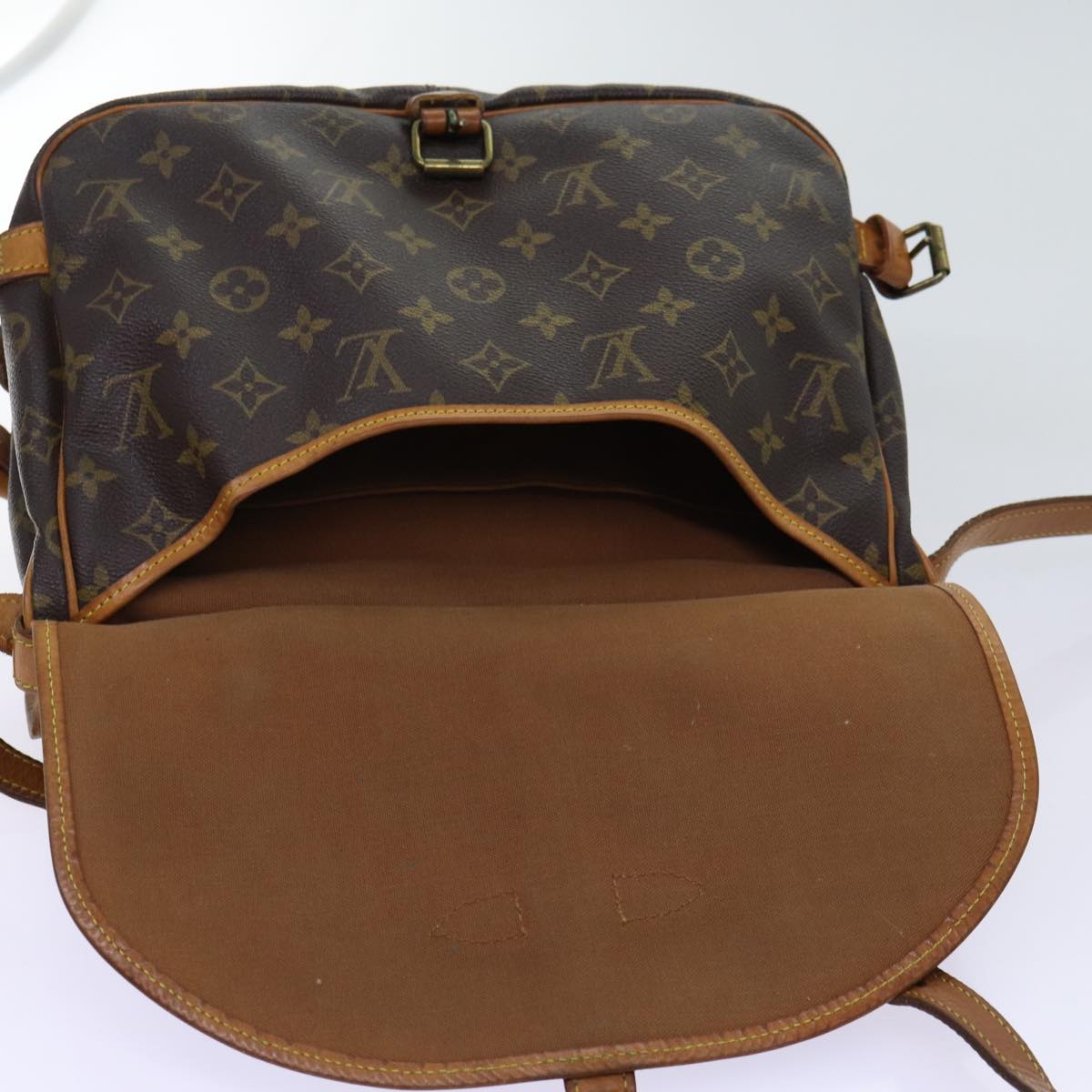 Louis Vuitton Saumur