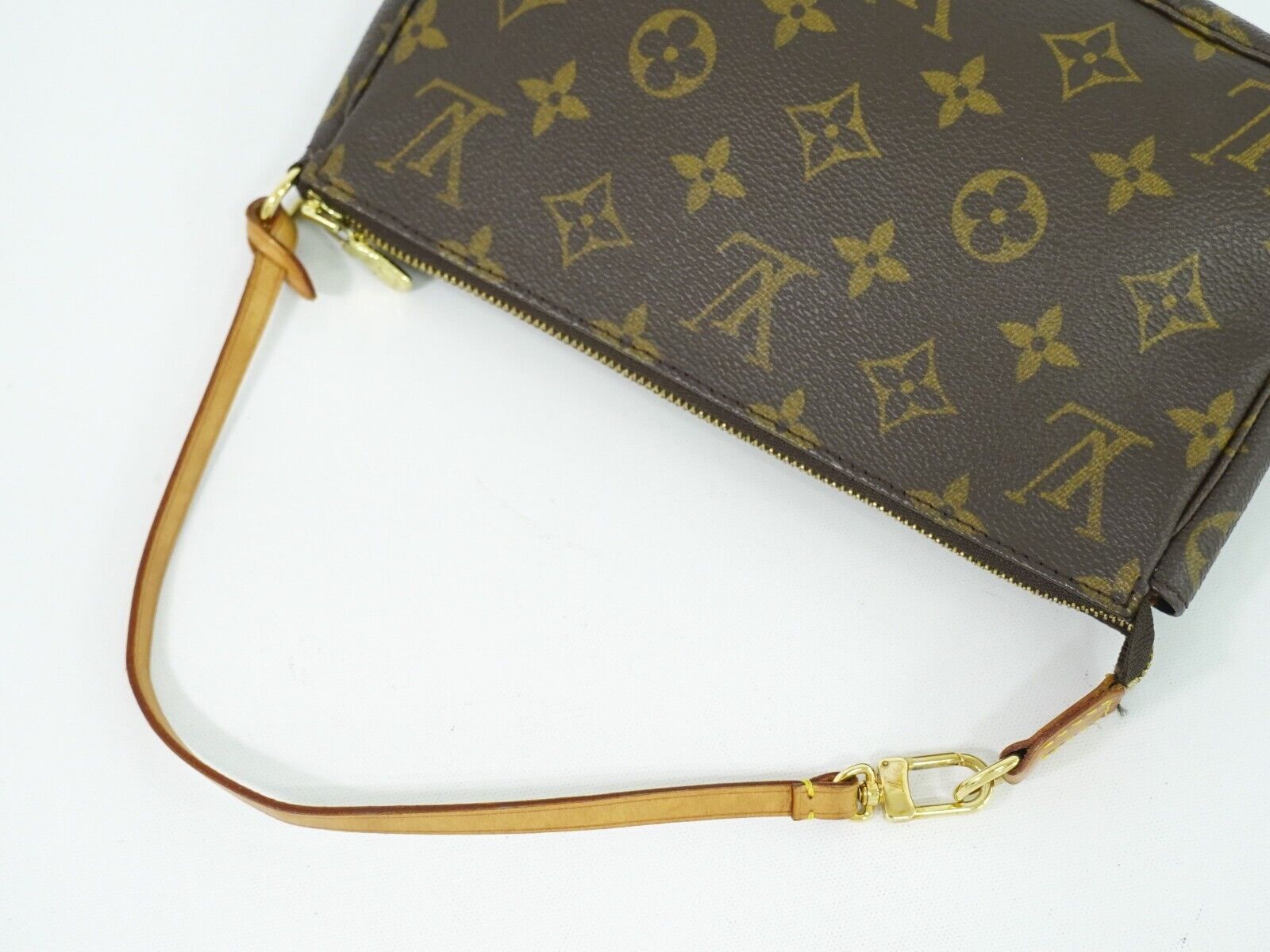 Louis Vuitton Pochette Accessoire