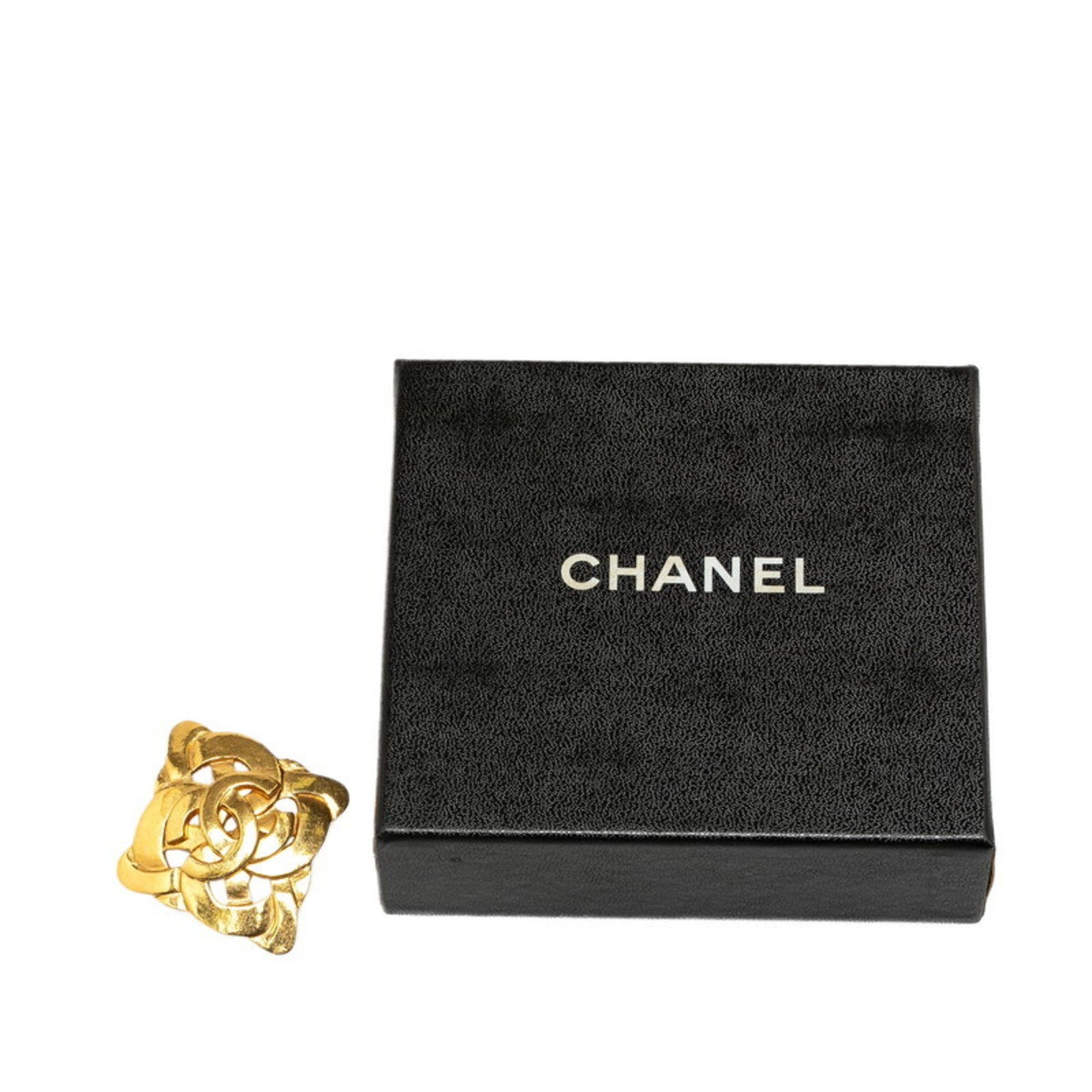 Chanel Broche