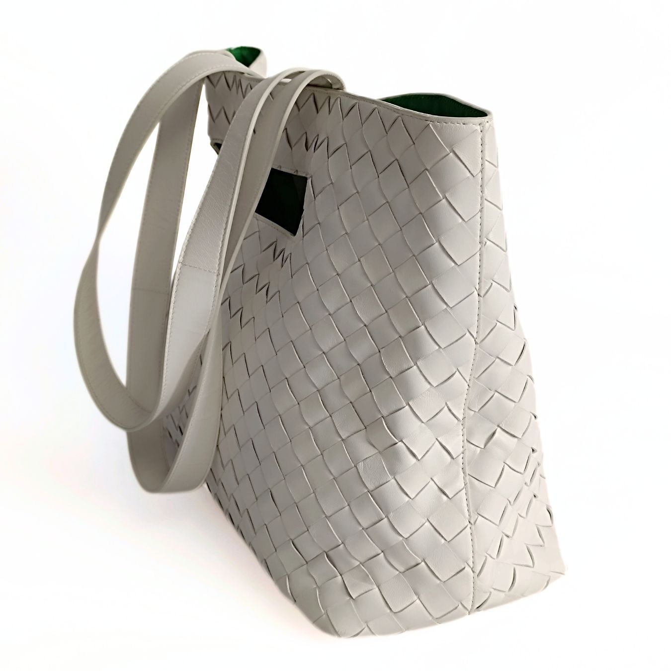 Bottega Veneta Bottega Veneta woven maxi shopper bag in white leather - '10s