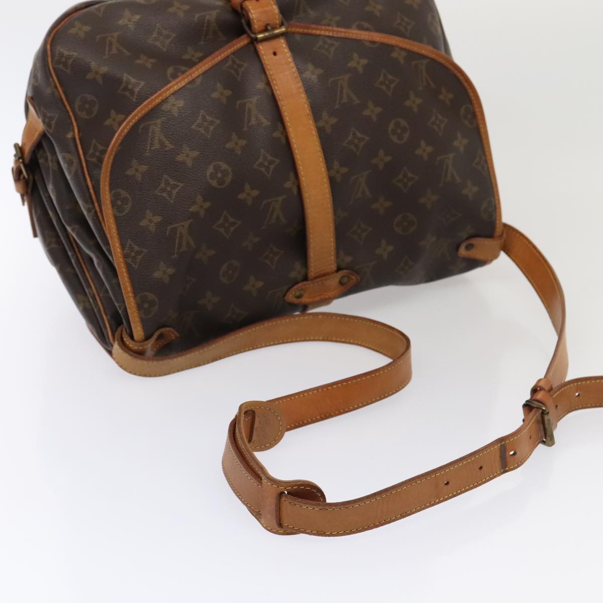 Louis Vuitton Saumur 35