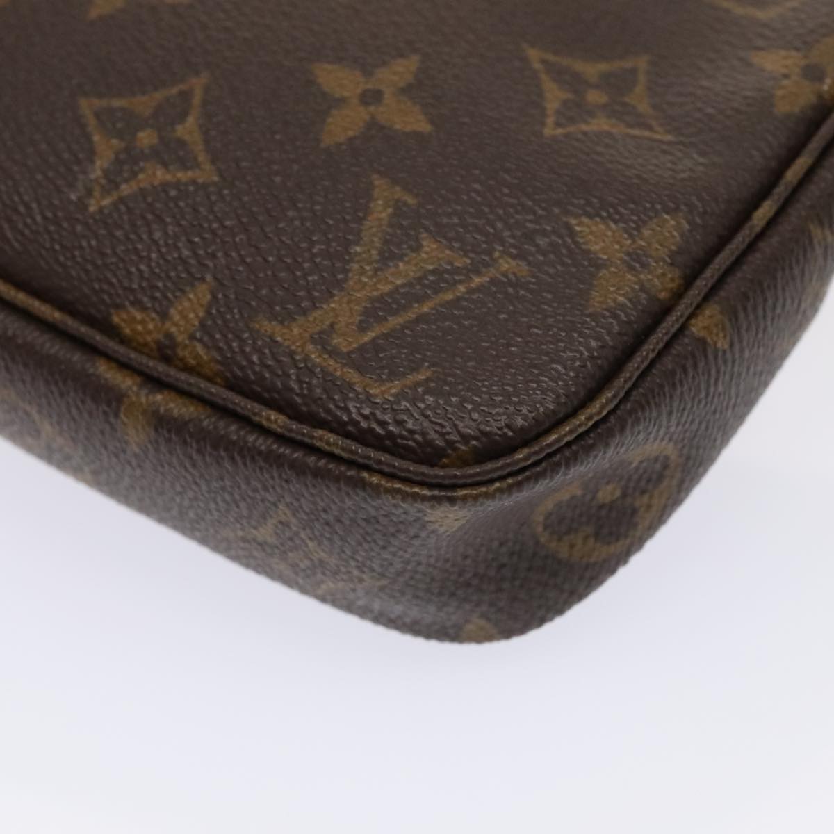 Louis Vuitton Pochette Accessoire