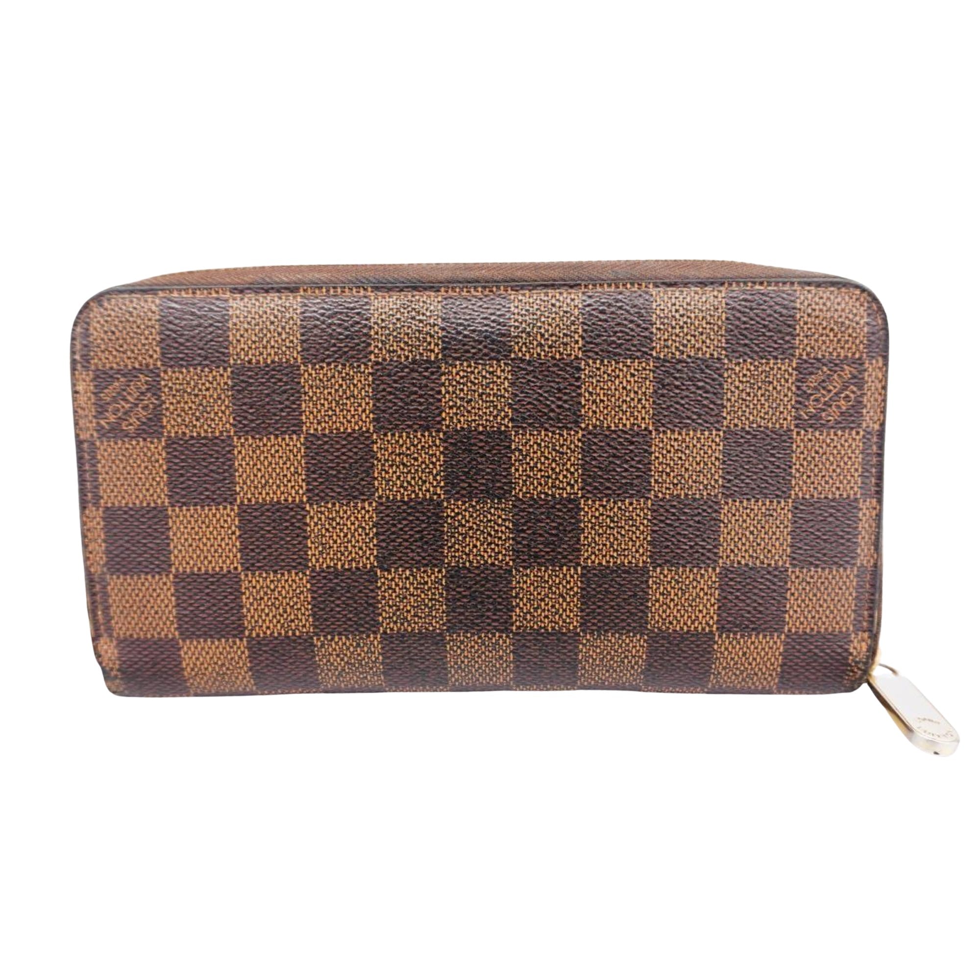 Louis Vuitton Zippy wallet