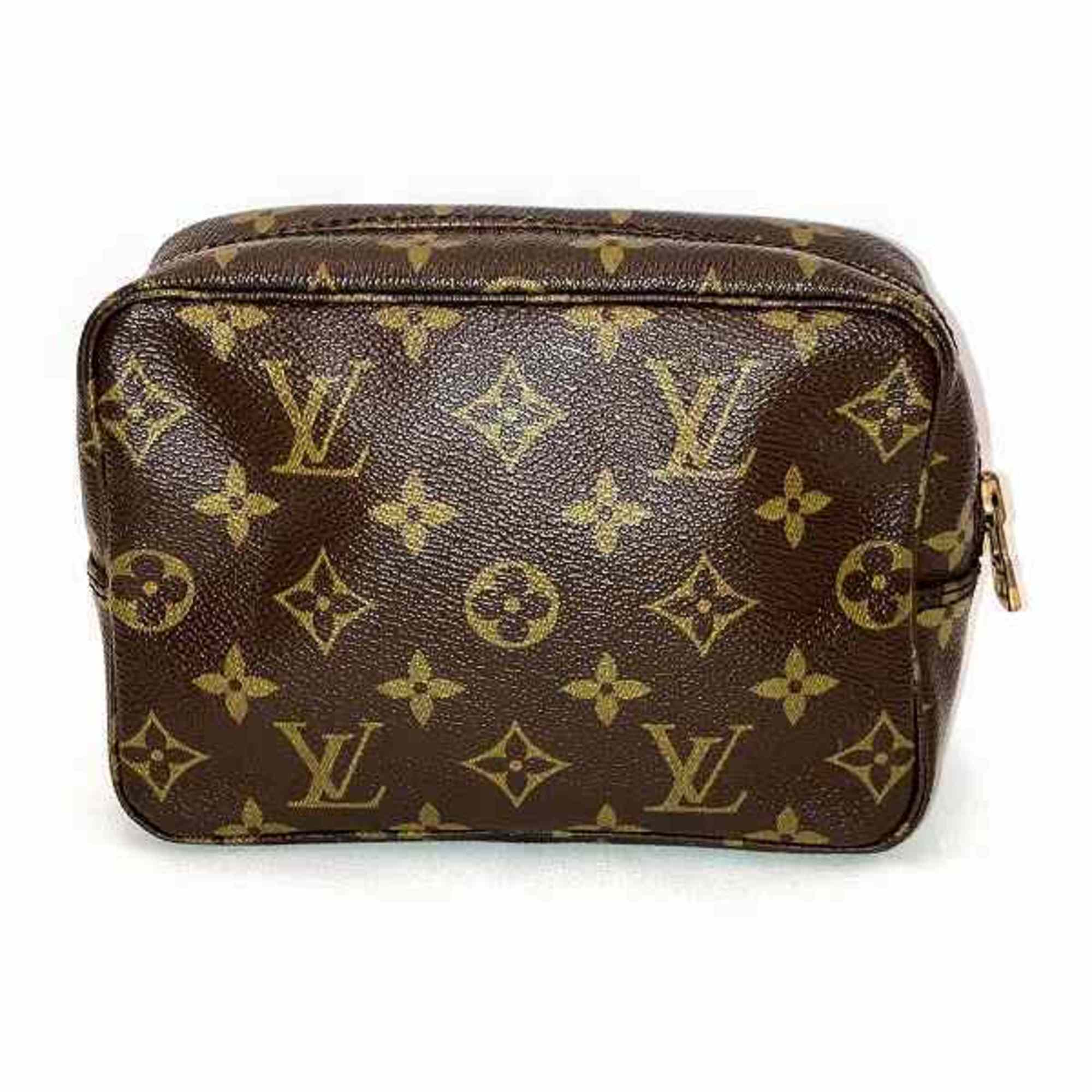 Louis Vuitton Trousse de Toilette 18