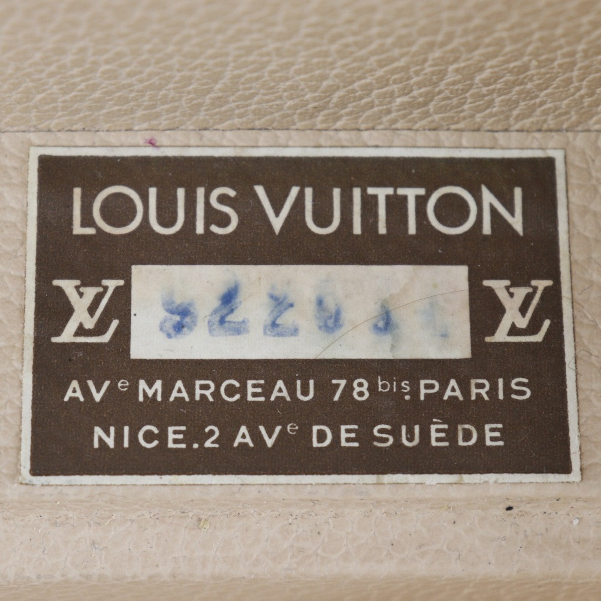 Louis Vuitton Bisten