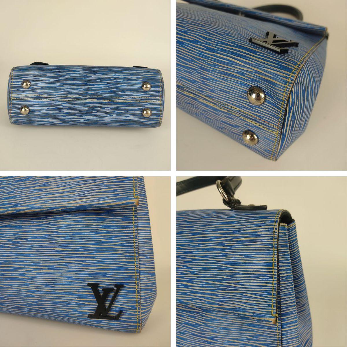 Louis Vuitton Louis Vuitton Cluny bag in light blue epi leather - '10s