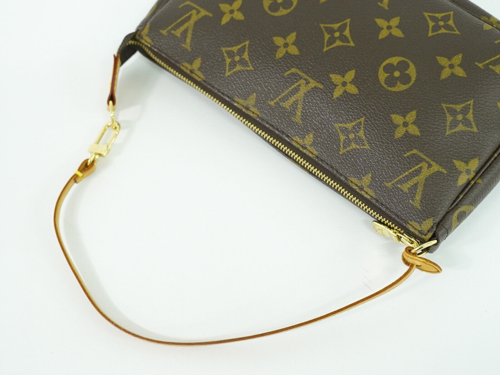 Louis Vuitton Pochette Accessoire