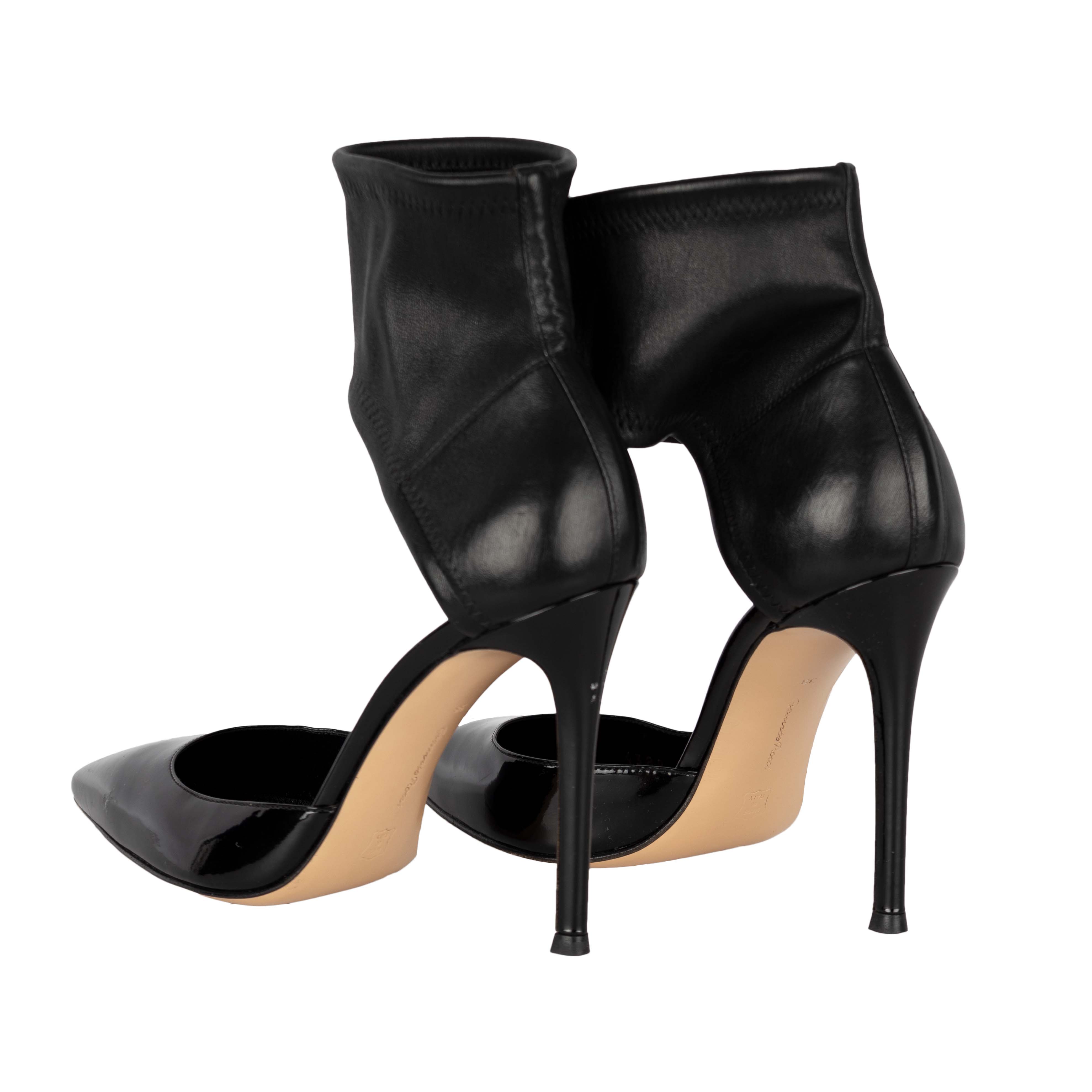 Gianvito Rossi Ankle Strap Pump Heels - '10s