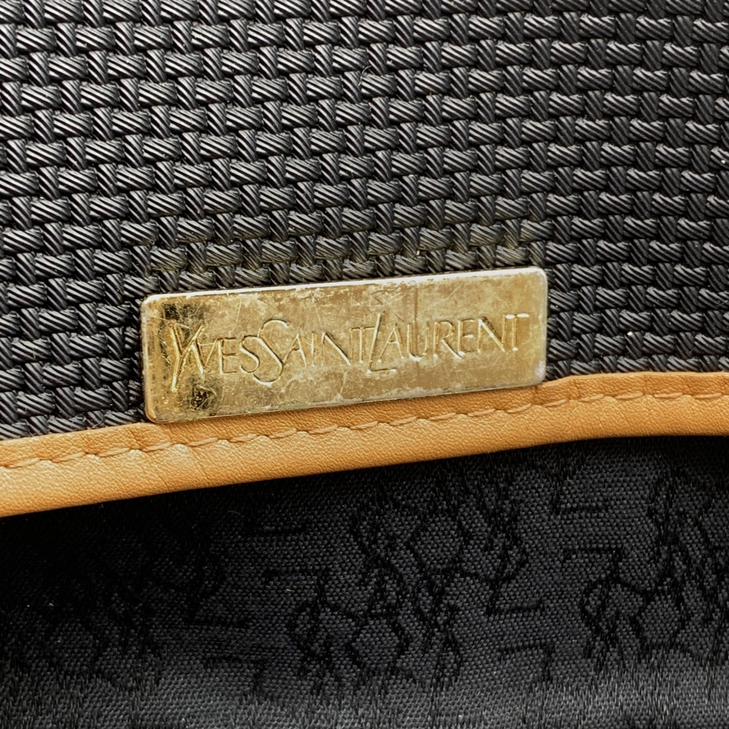 Yves Saint Laurent Shoulder Bag