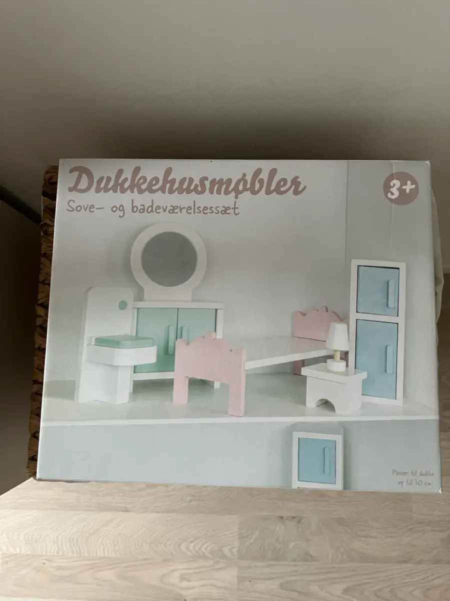 Ukendt Dukkehusmøbler