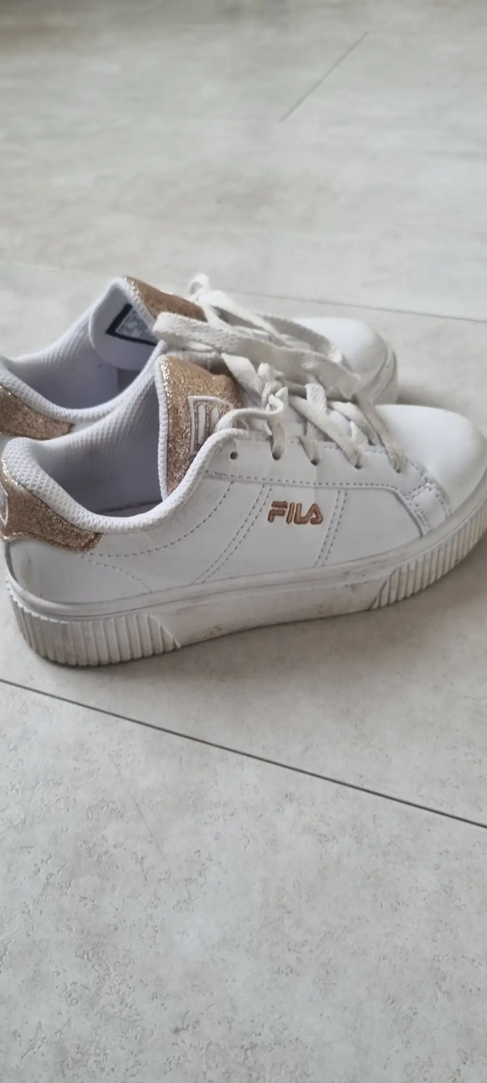 FILA Sneakers