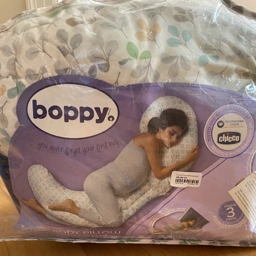 Boppy Pregnancy pillow