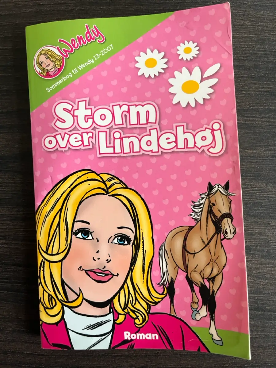 Wendy storm over Lindehøj Heste Vintage Wendy bog