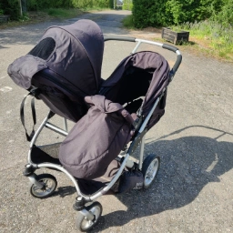 Basson Baby Duo twin klapvogn med regnslag