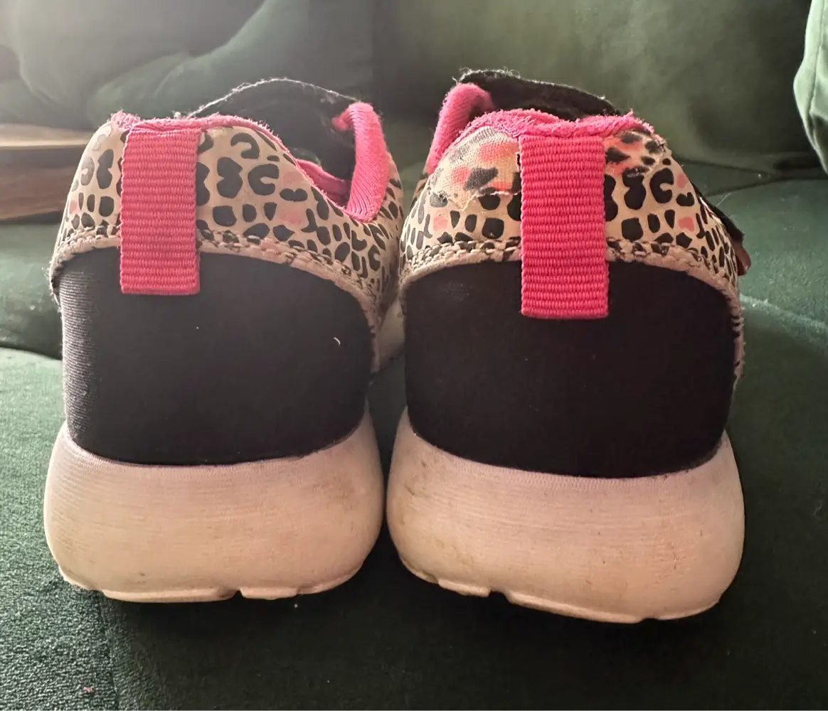 pink leopard lyserød 29 sneakers sko sort beige pin