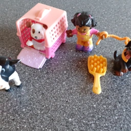 Fisher Price mm Pige med hunde og ko