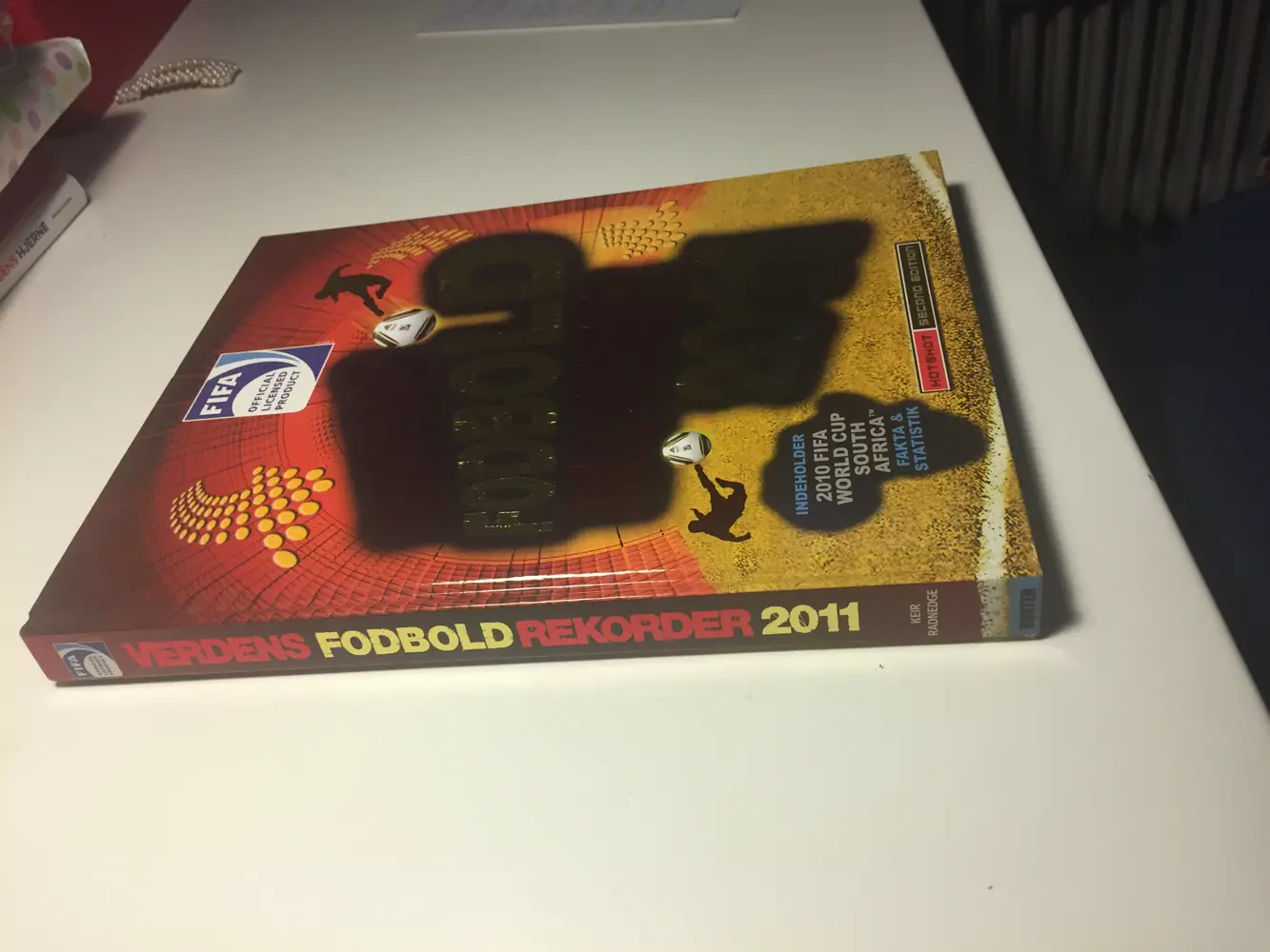 Verdens Fodbold Rekorder 2011 bog