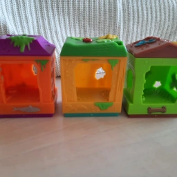 The ugglys petshop 43 Figurer og 3 huse