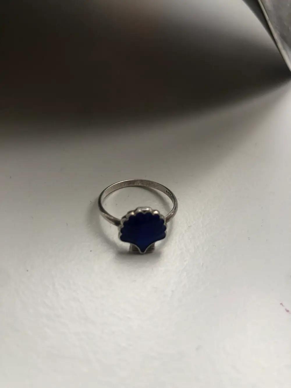 Ukendt Sølv ring med blå musling