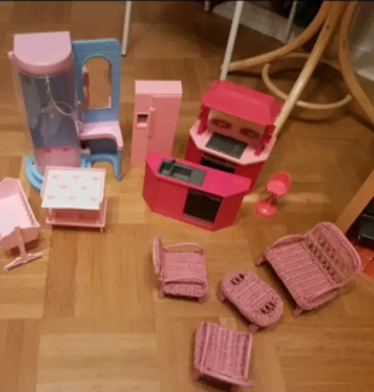 Ukendt Barbie hus med diverse møbler