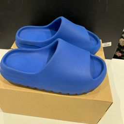 Yeezy Slide Sandal