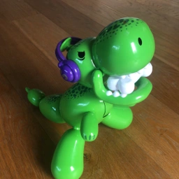 Squeakee squeakee the balloon dino