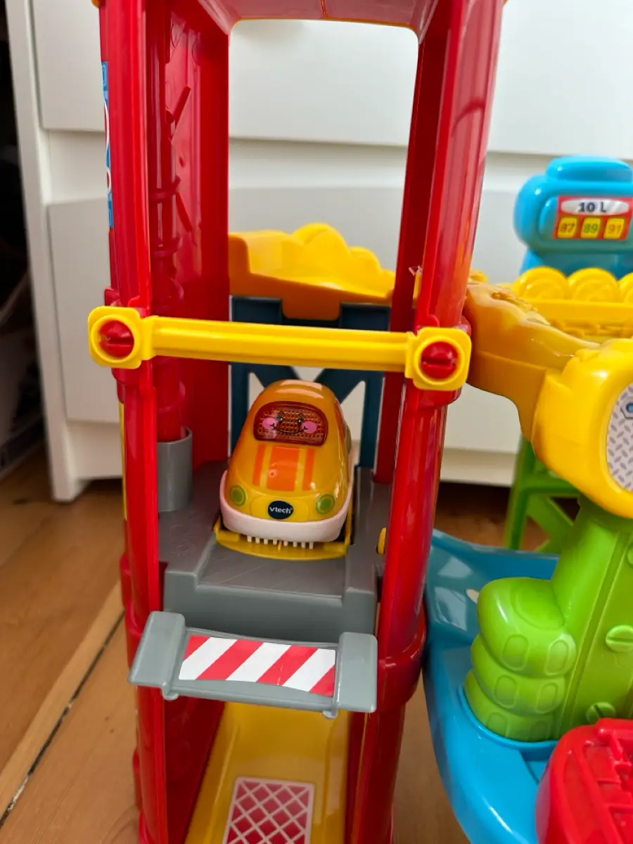 Vtech Toot toot drivers garage