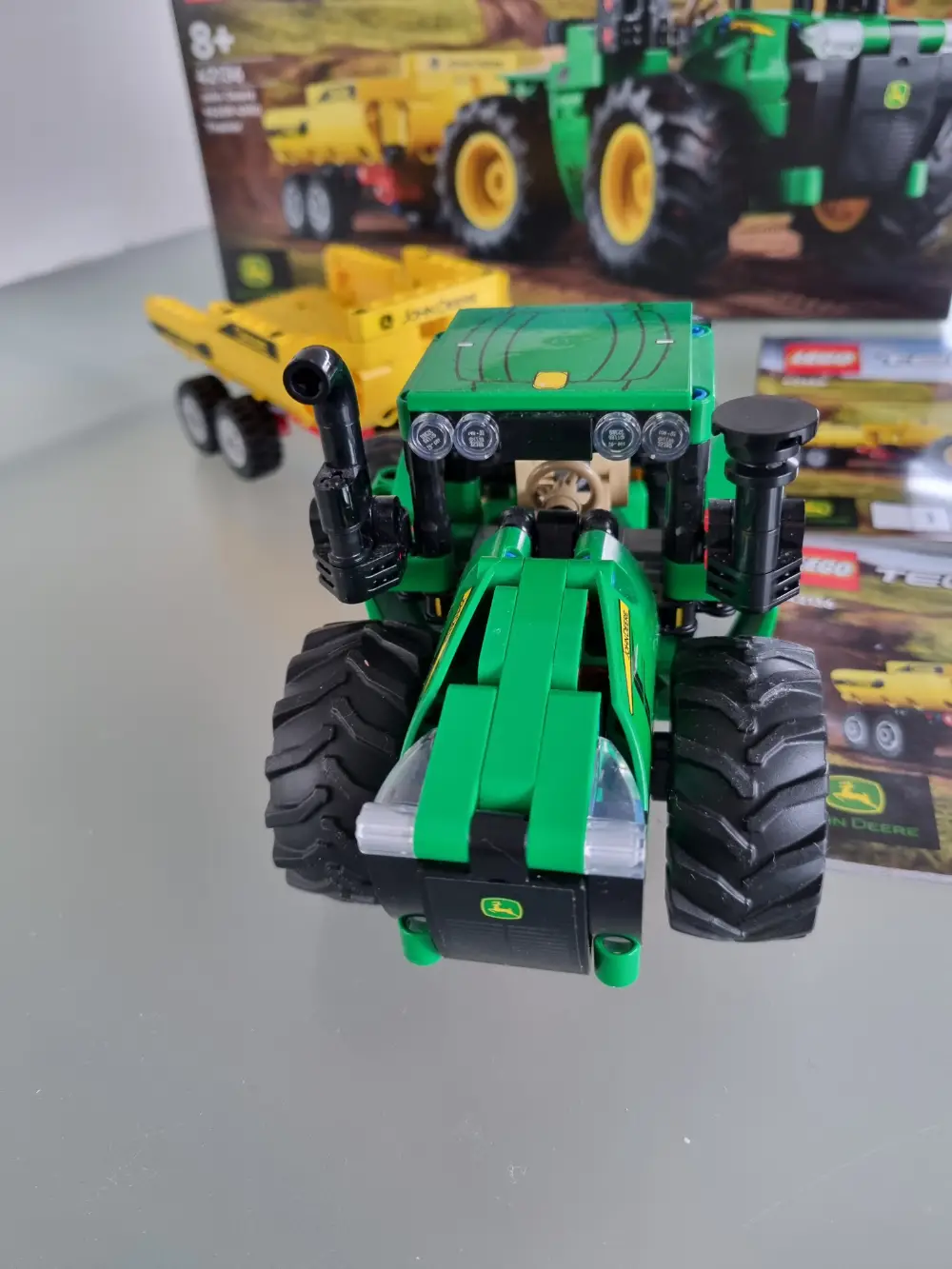 LEGO John Deere traktor