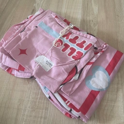 Hello Kitty Junior sengetøj