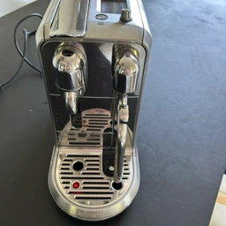 Nespresso Kaffemaskine