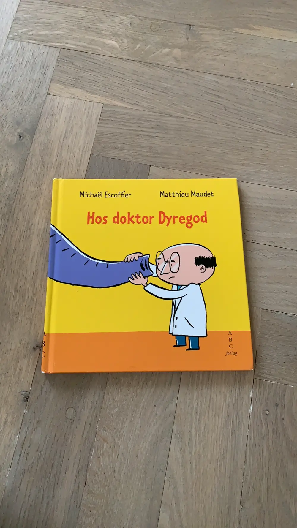 Hos doktor Dyregod Bog