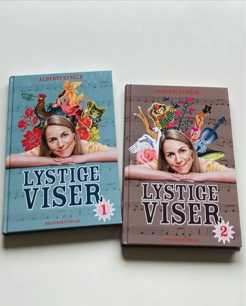 Alberte synger lystige Sangbøger