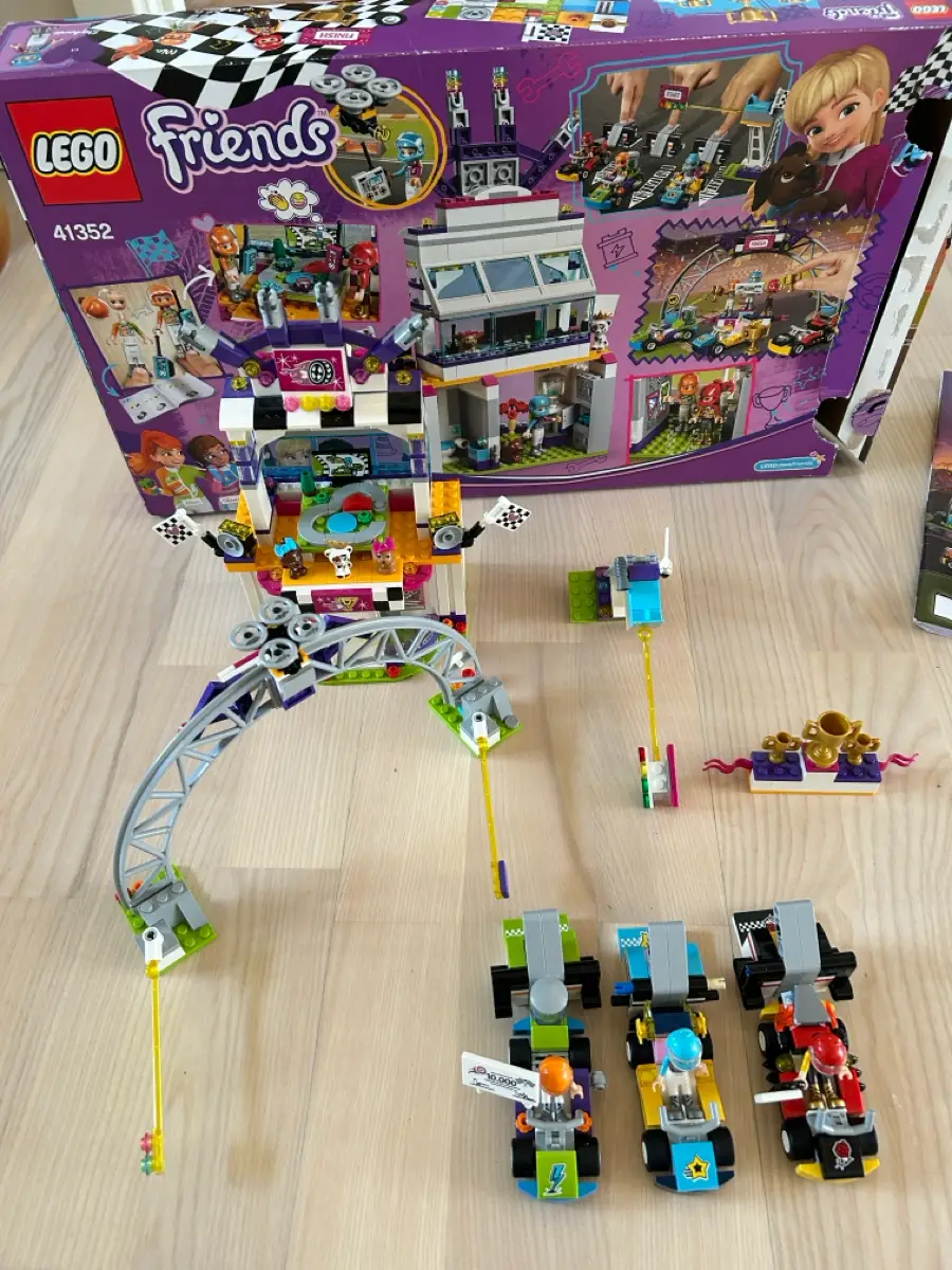 LEGO Friends 41352 racerbane