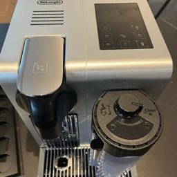 Nespresso Lattissima Pro Kaffemaskine