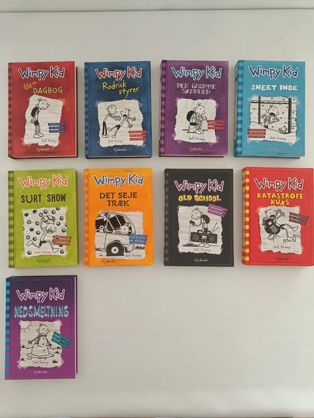 Wimpy kid 9 bøger på dansk og 1 engelsk