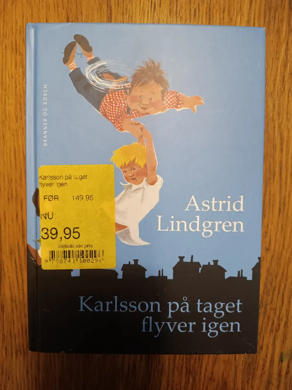 Karlson på taget flyver igen Bog