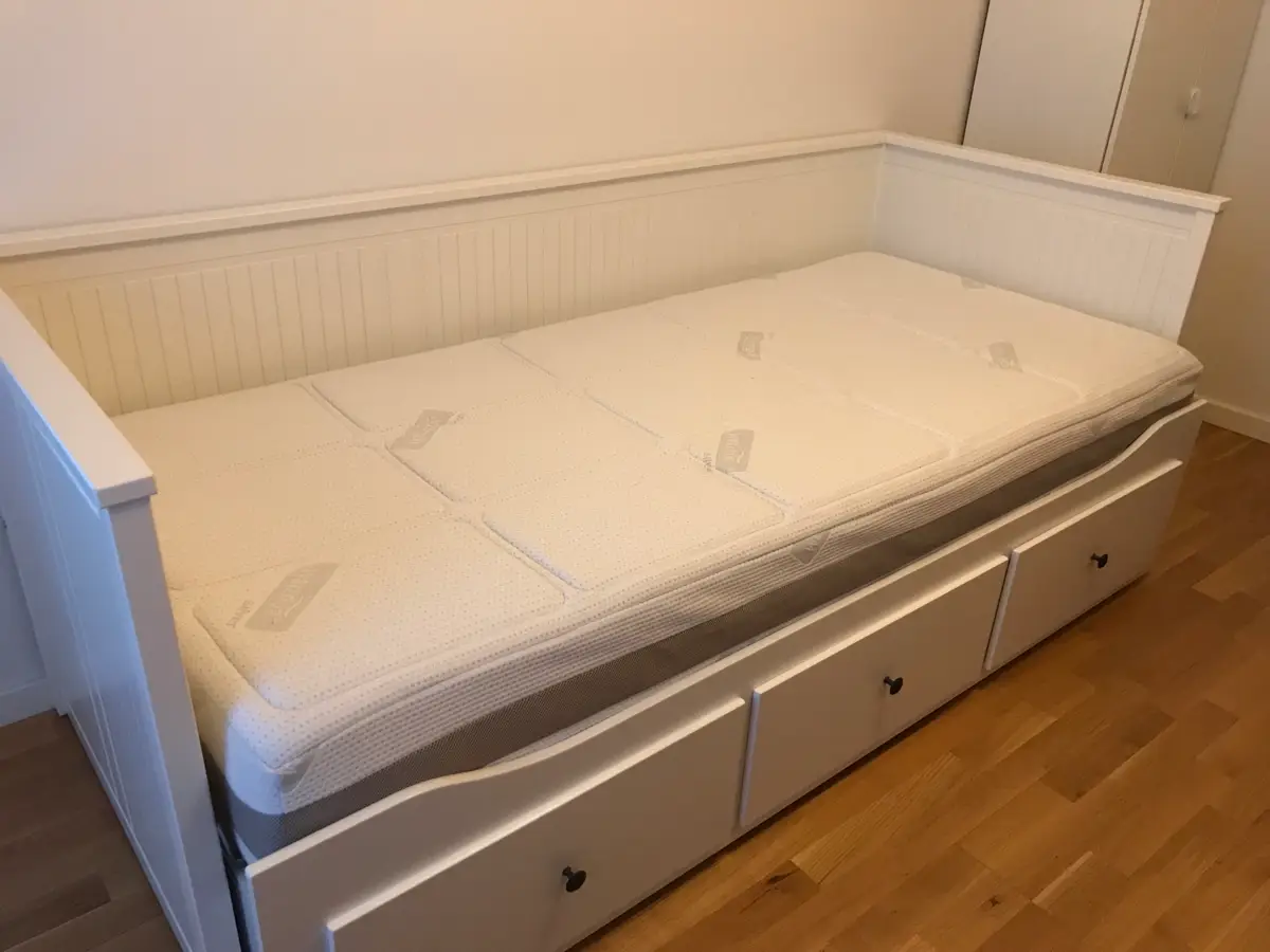 IKEA Hemnes seng inkl madras