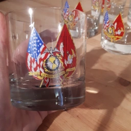 Ukendt Drinksglas med flag på