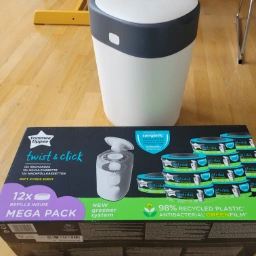 Tommee Tippee Twist and Click bin and bags