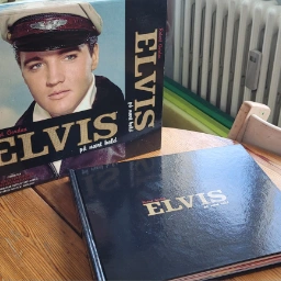 Elvis - på nært hold Bog