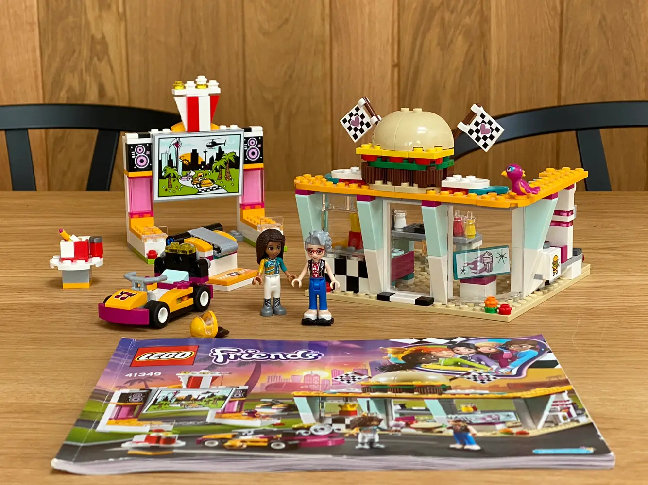 LEGO Friends Pitstop-café 41349