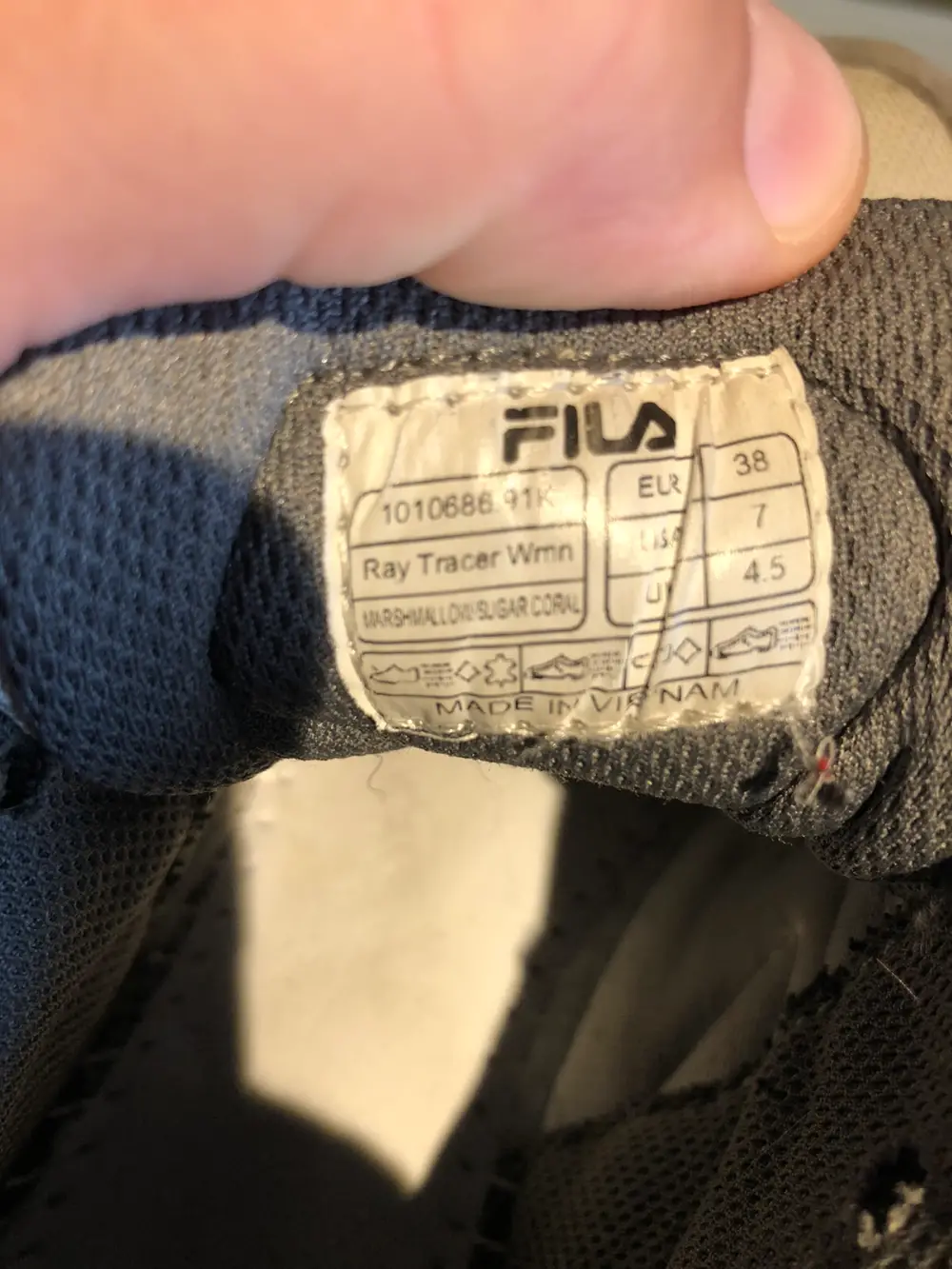 FILA Sneakers