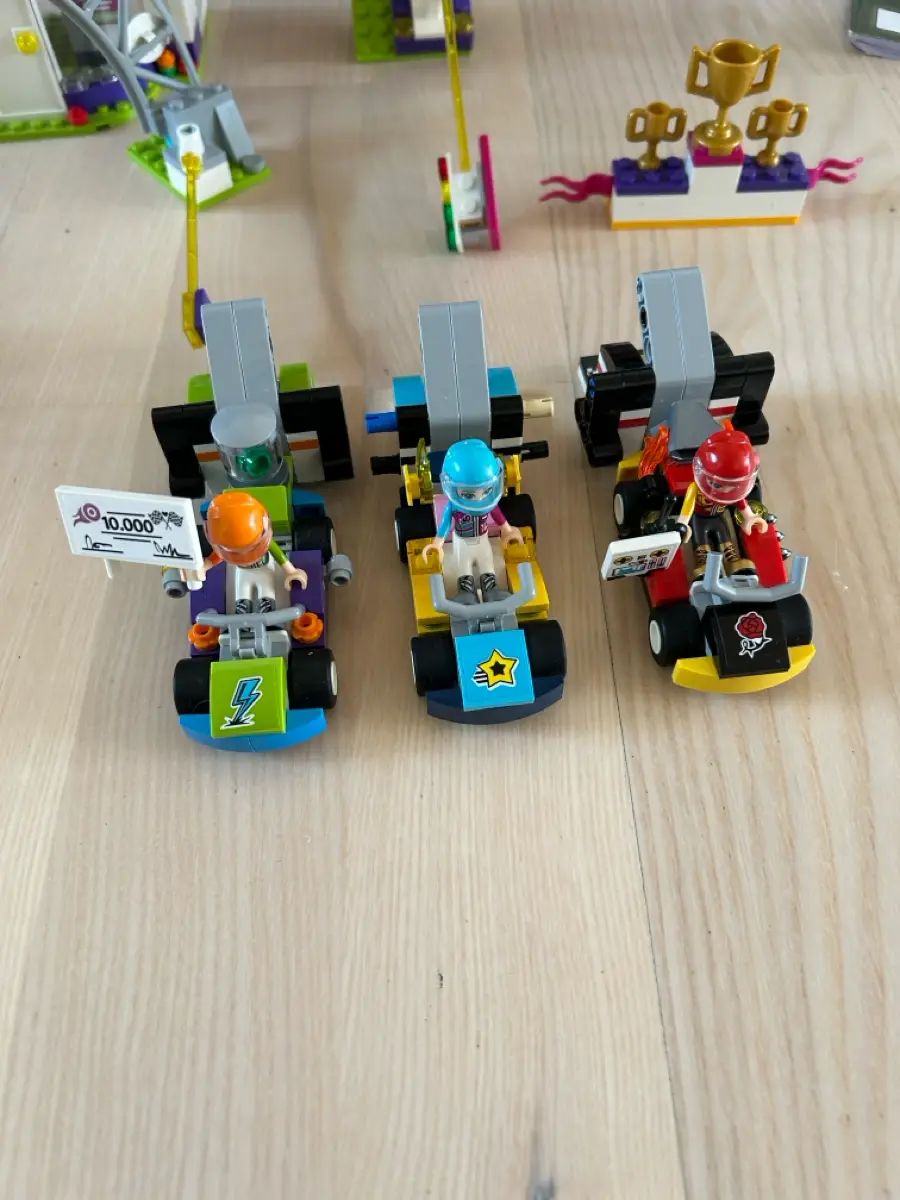 LEGO Friends 41352 racerbane