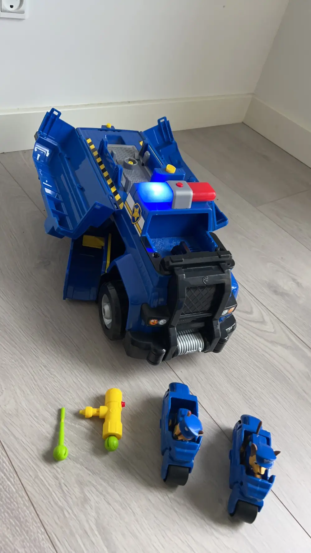 Paw Patrol Chase truck