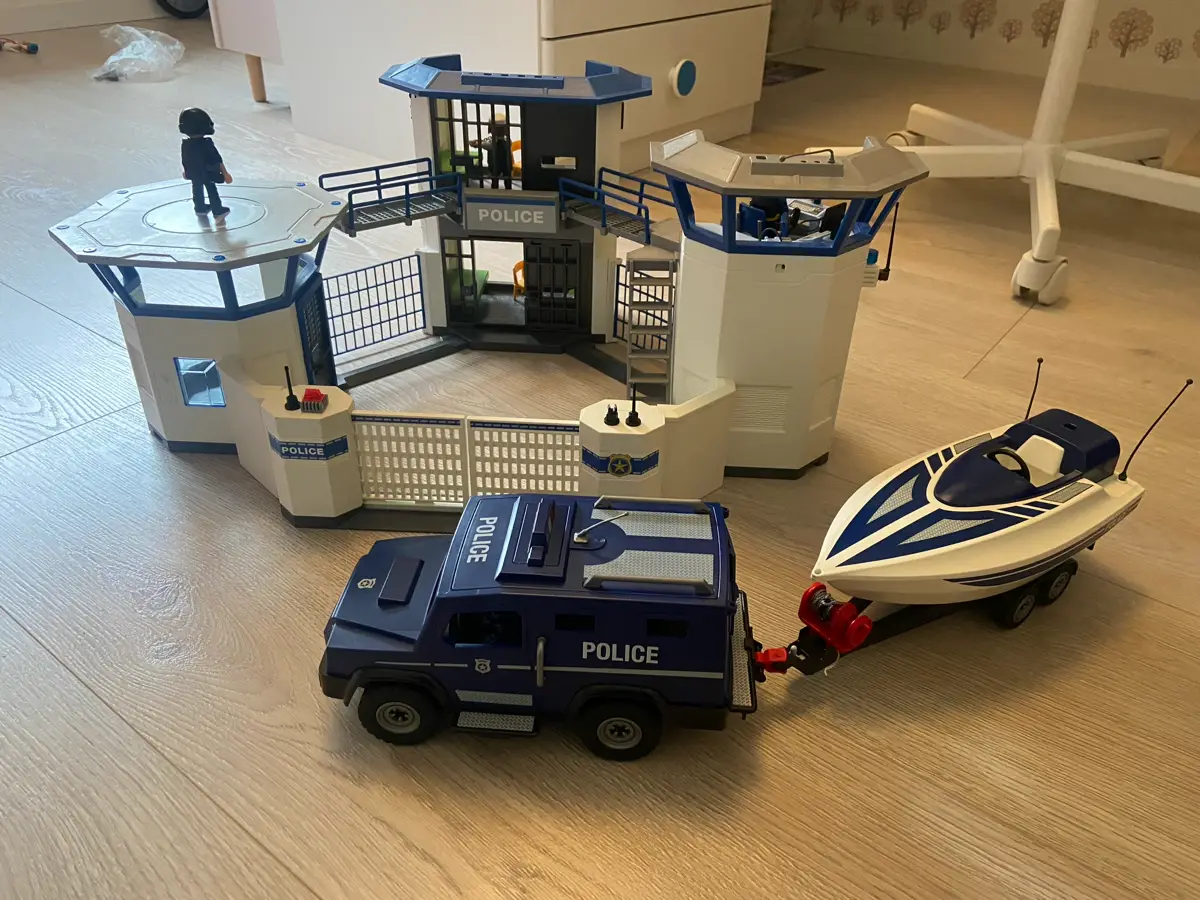 Playmobil Politistation med bil og båd