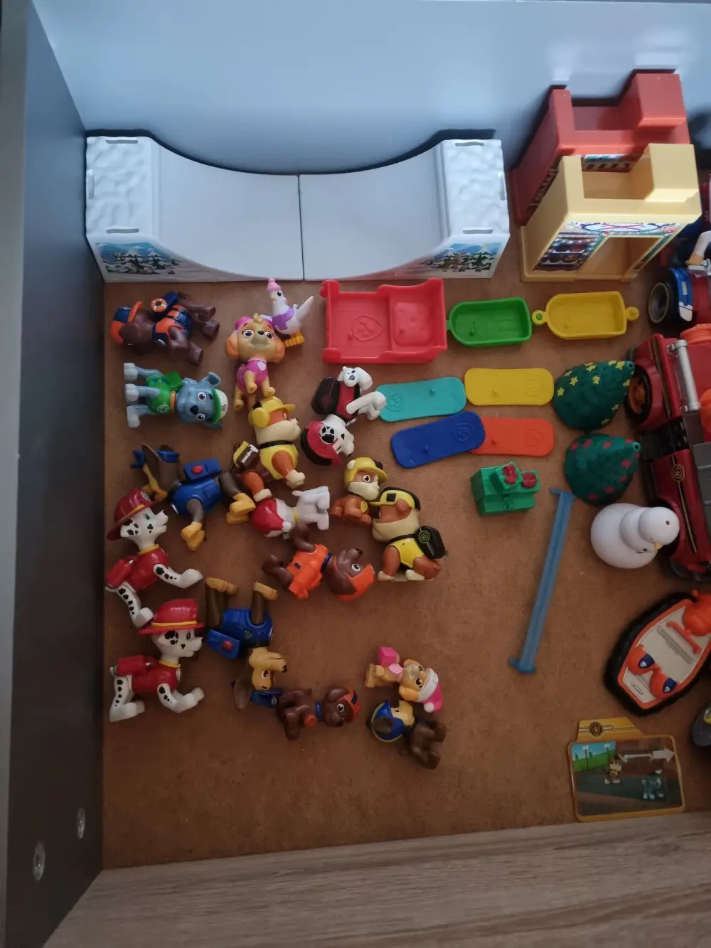 Paw Patrol Stor lastbil tårn biler figure