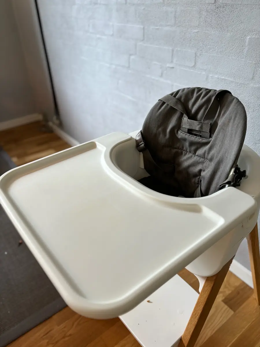 Stokke Bakkebord og babyindsats