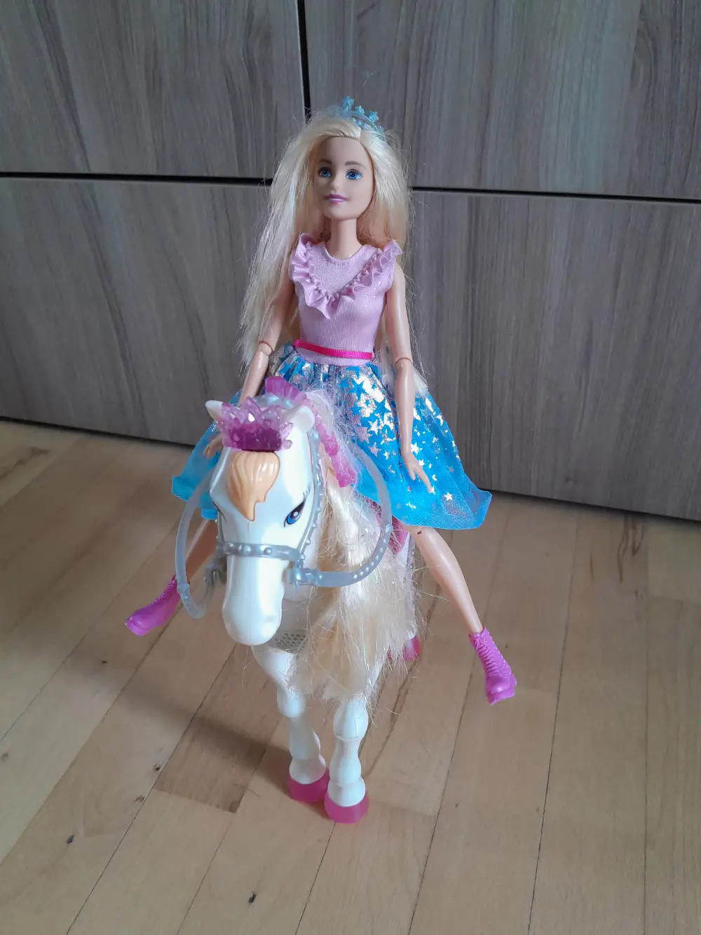 Barbie Dukke og hest