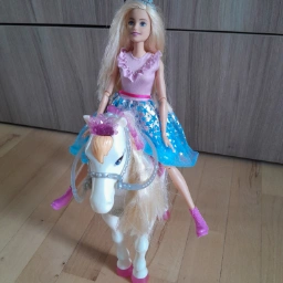 Barbie Dukke og hest